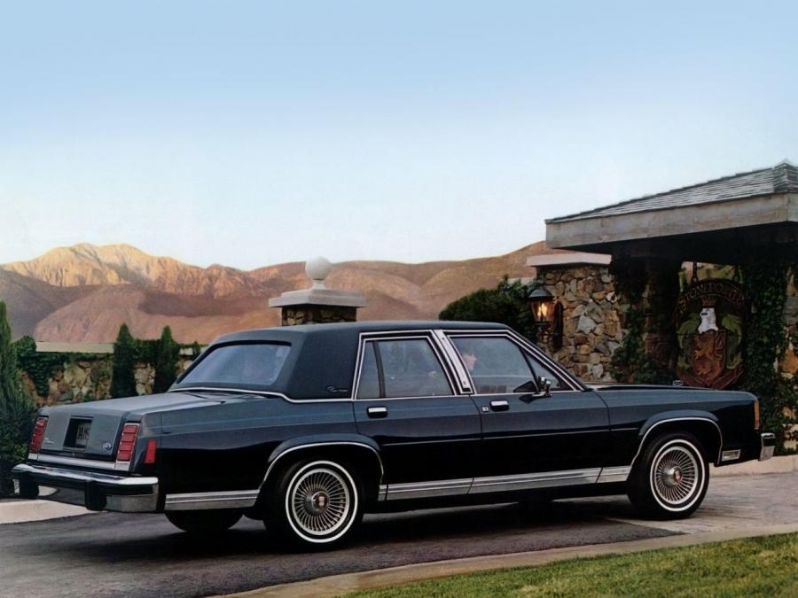  Ford LTD Crown Victoria 1983 года  (фото 7 из 10)